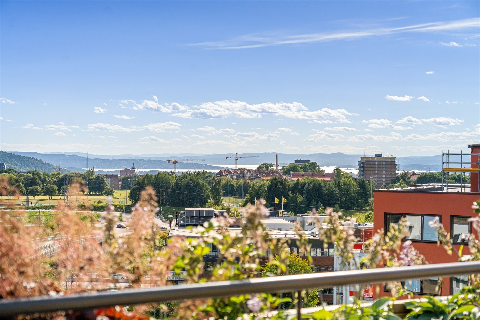 Herlig utsikt fra terrassen. Galleribilde