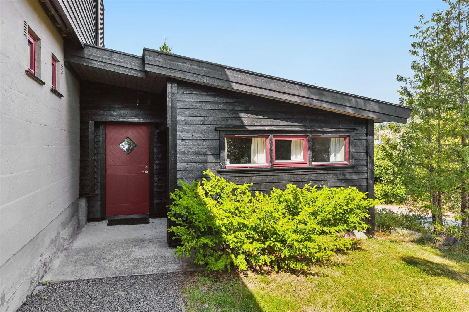 Egen inngang til leiligheten. Galleribilde