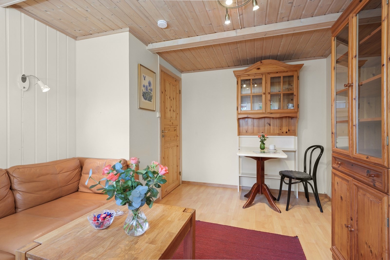 Stuen har plass til spisebord. Galleribilde