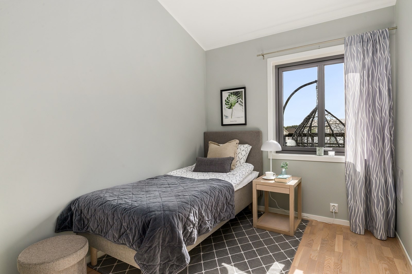 Soverom nr. 2 med mange muligheter - barnerom, gjesterom eller kontor. Galleribilde