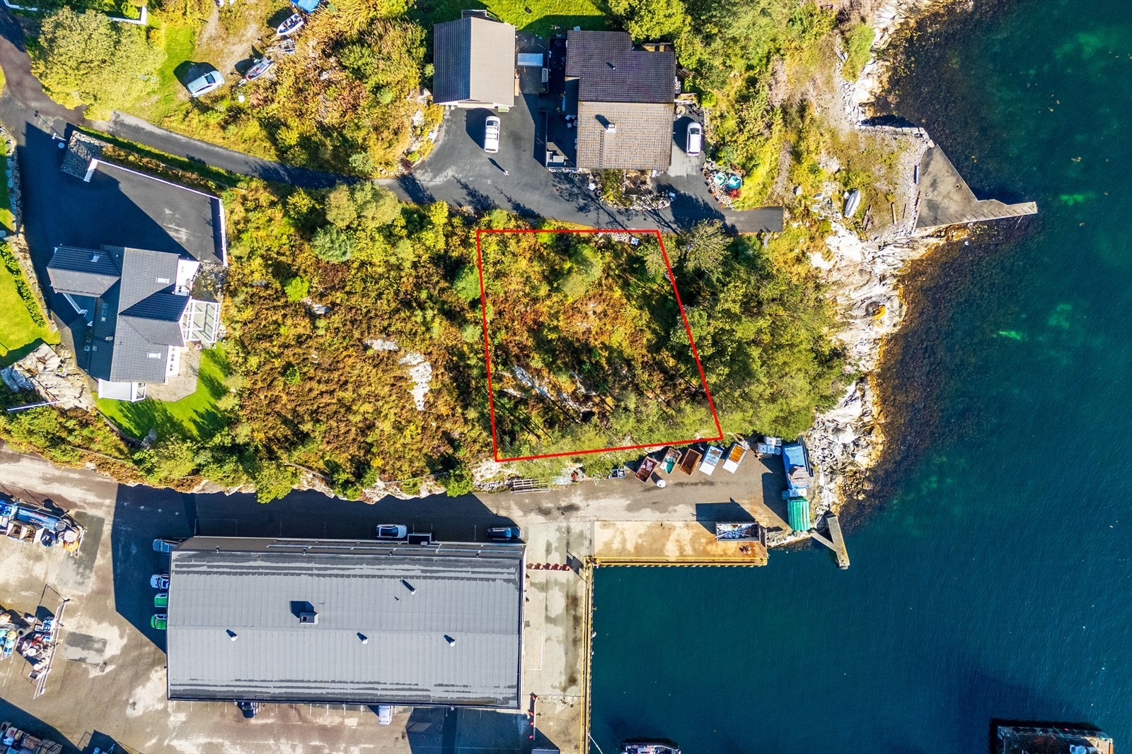 - Tomten måler 858m² - Galleribilde