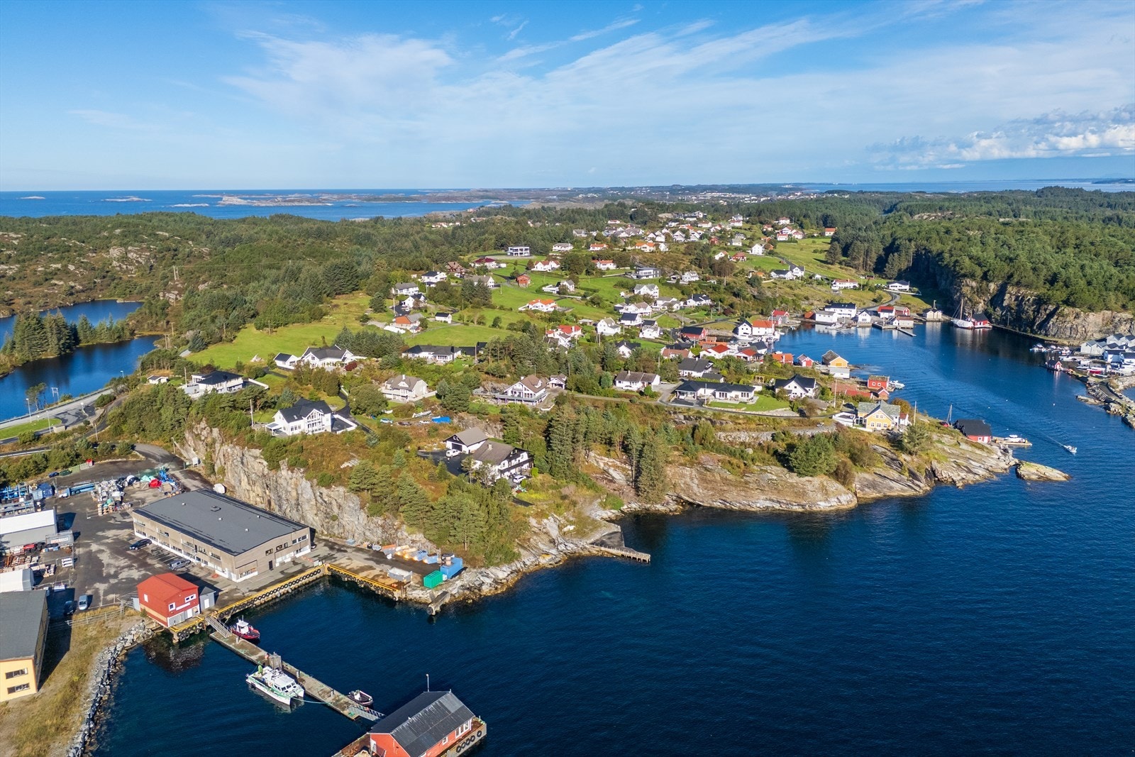 - Nærhet til sjø og de gleder det medfølger - Galleribilde