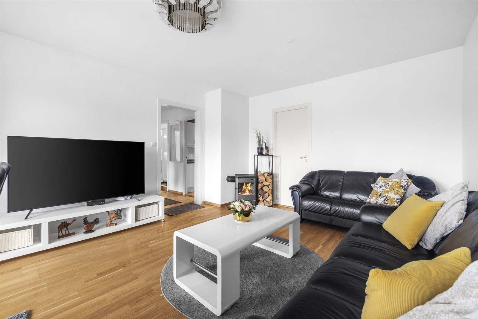 Romslig stue / spisestue Galleribilde