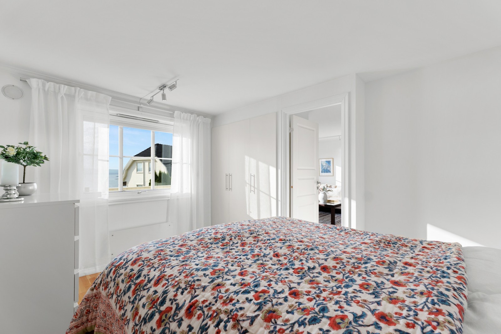 Soverom 2 som ligger i underetasjen Galleribilde