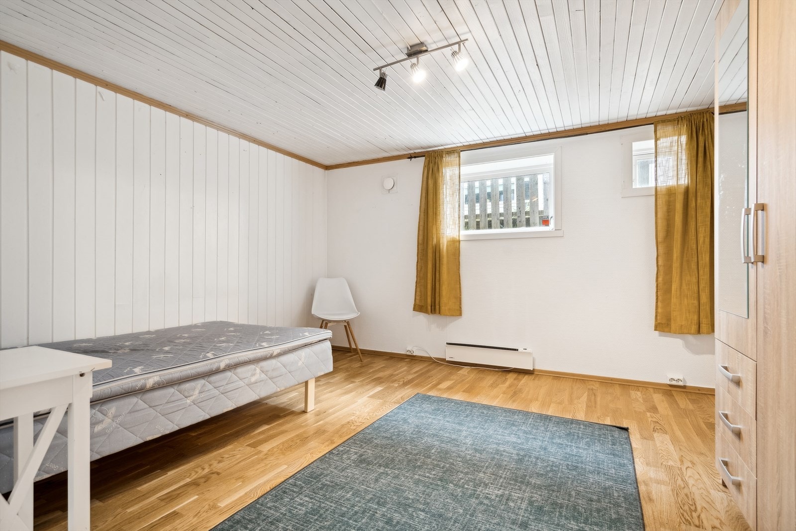 Kjelleren er godkjent som tilleggsdel og fremgår på tegninger med vaskerom, tørkerom og boder Galleribilde