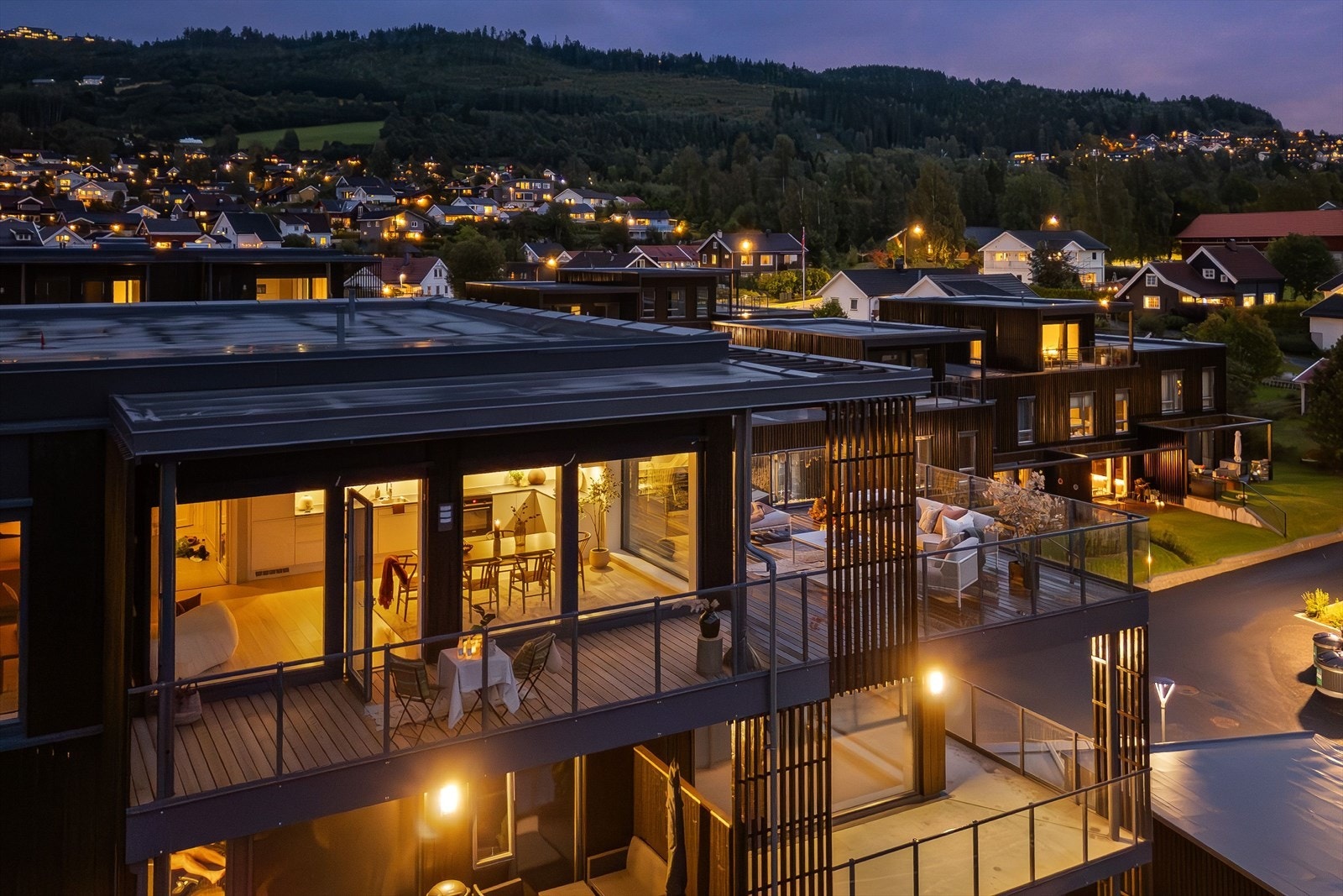 Leiligheten har en fin beliggenhet som toppleilighet mot sør. Galleribilde