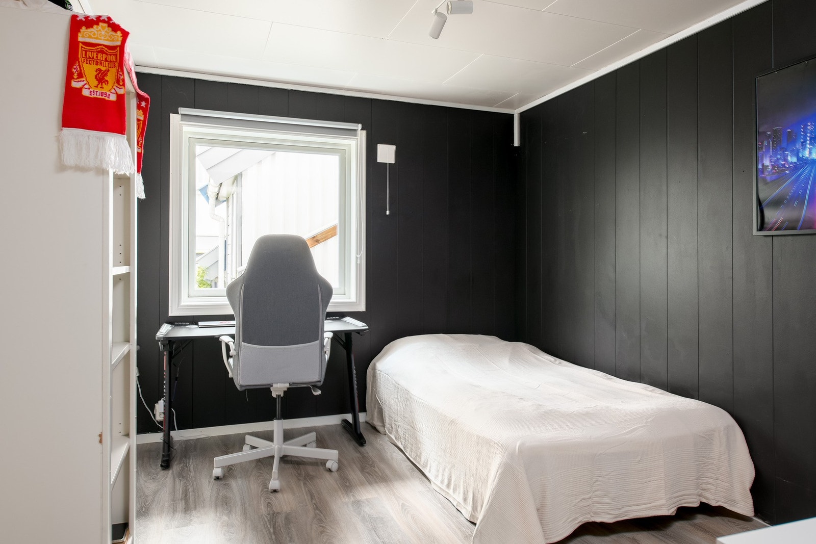 Lyst og pent soverom Galleribilde