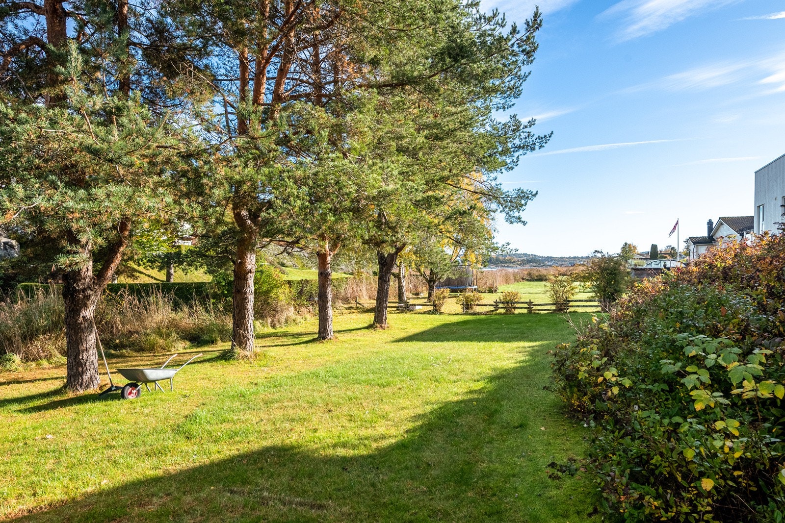 Eldre enebolig med nydelig og stor tomt på hele 1,1 mål! Galleribilde
