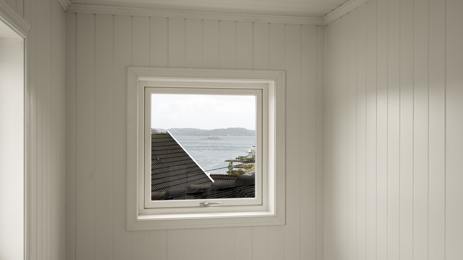 Utsikt fra vindu i trappeløpet Galleribilde