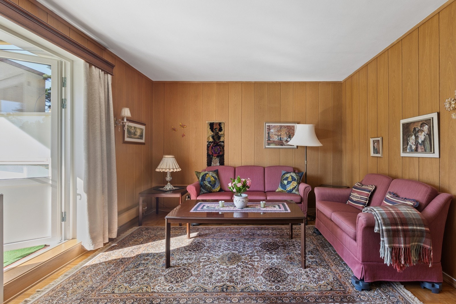 Stuen byr på god plass og fleksible løsninger. Galleribilde
