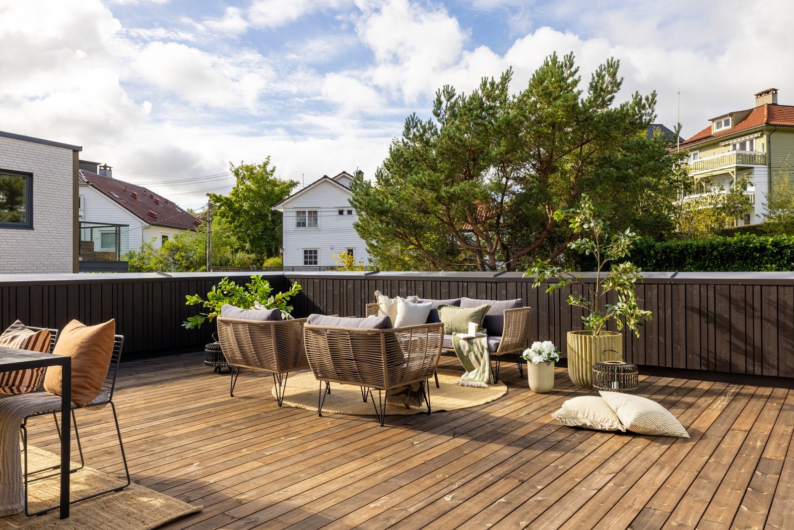 Da takterrassen vender mot sør er det svært gode solforhold store deler av dagen. Galleribilde