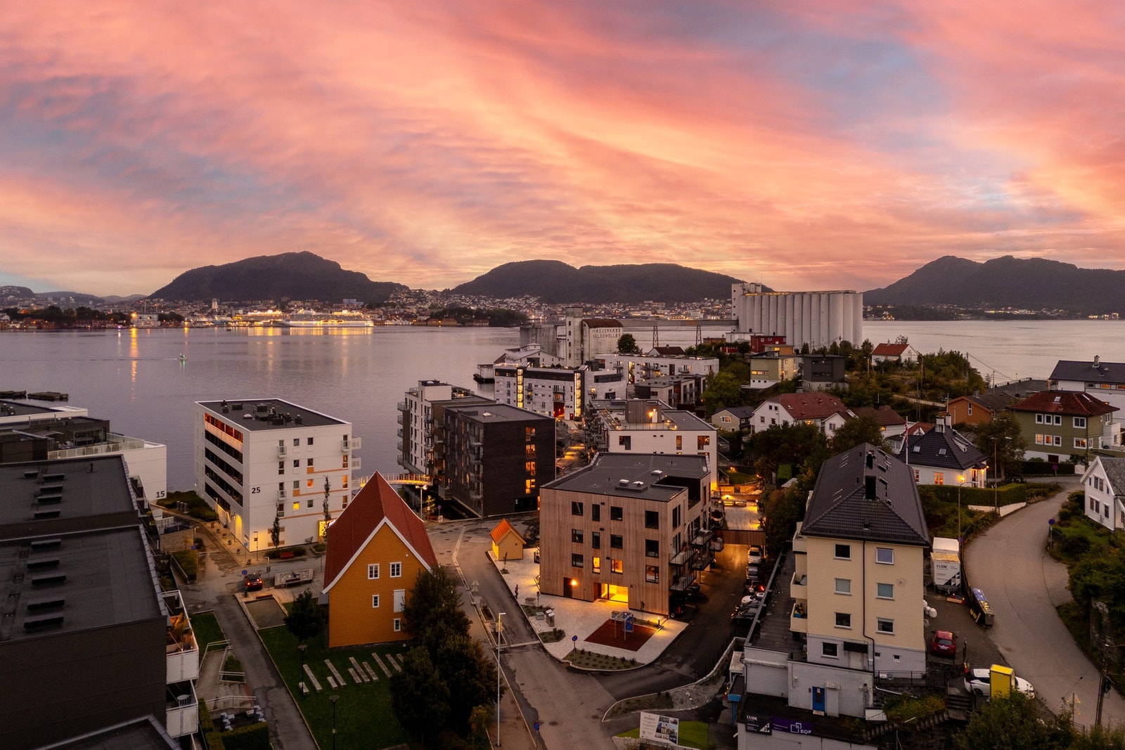 Det er også flere, koselige kaféer i området. Galleribilde