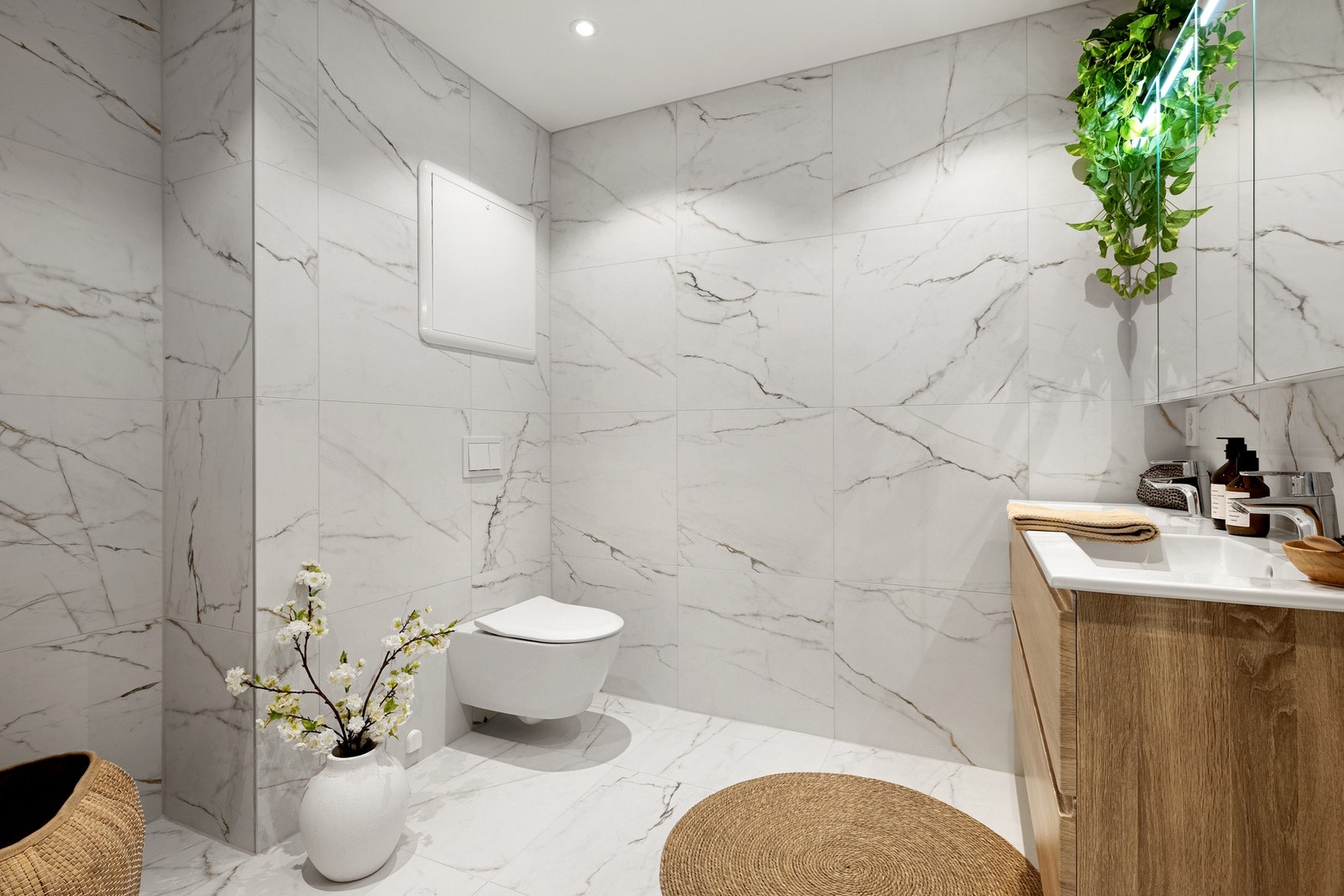 Leiligheten har to bad hvor dette ligger ved soverommene. Galleribilde