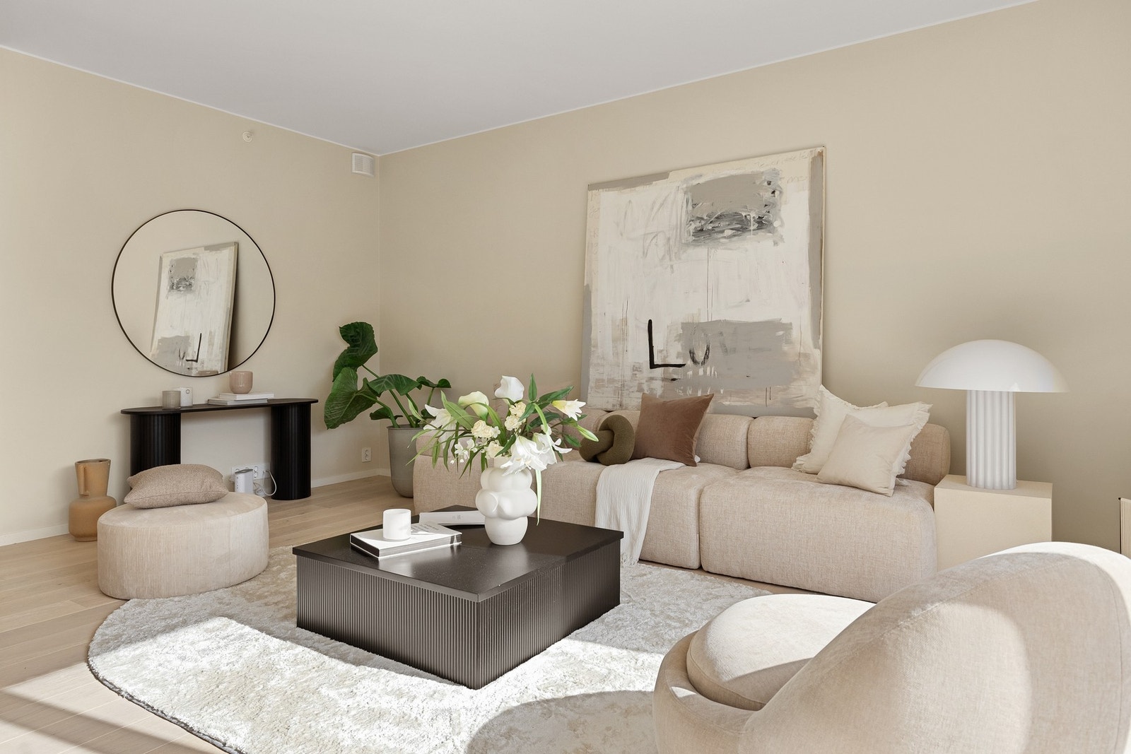 Vi beveger oss inn i stuen. Galleribilde