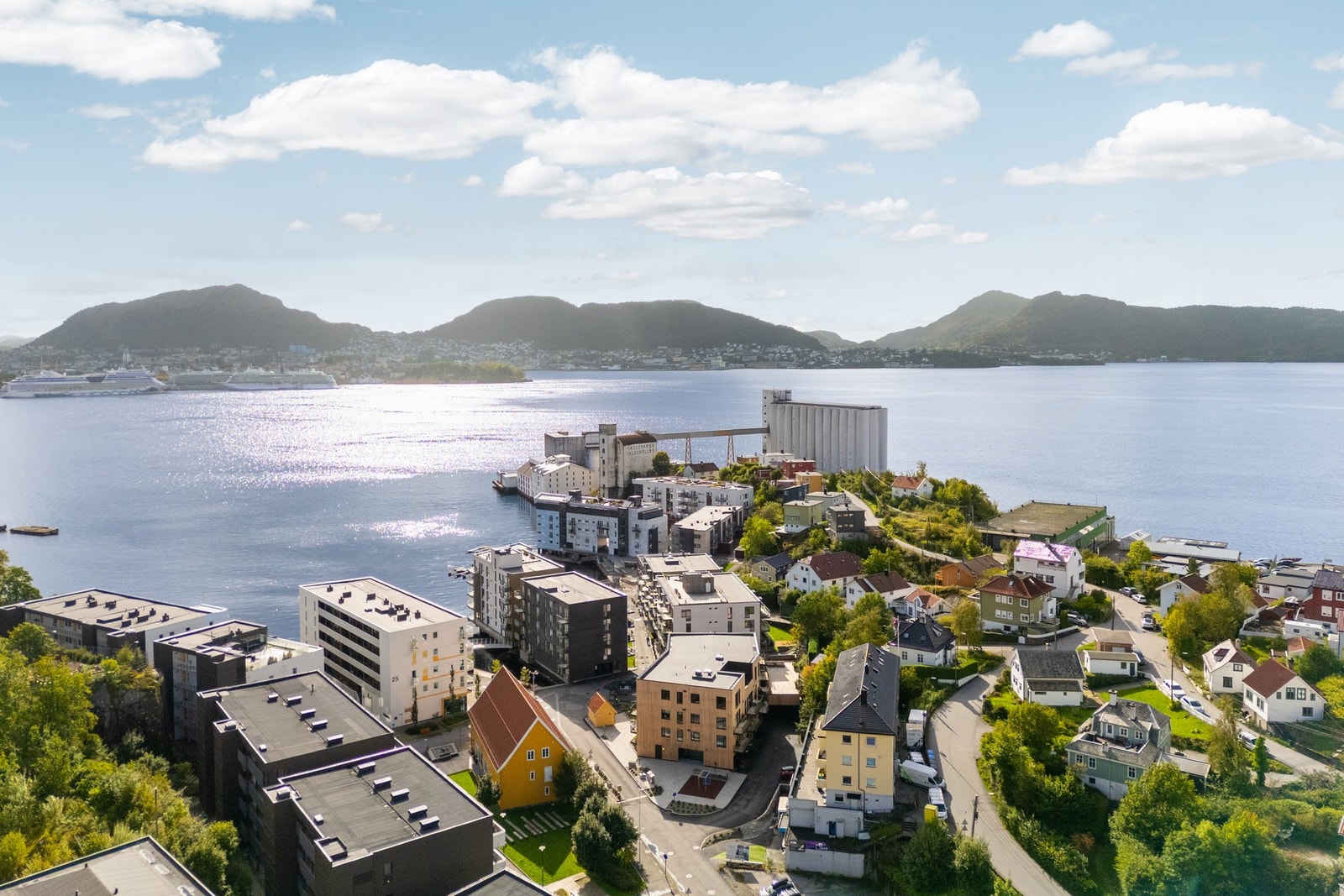 Det er en rolig gate med lite gjennomgangstrafikk, så her kan små ben trille og sykle uten stress. Galleribilde