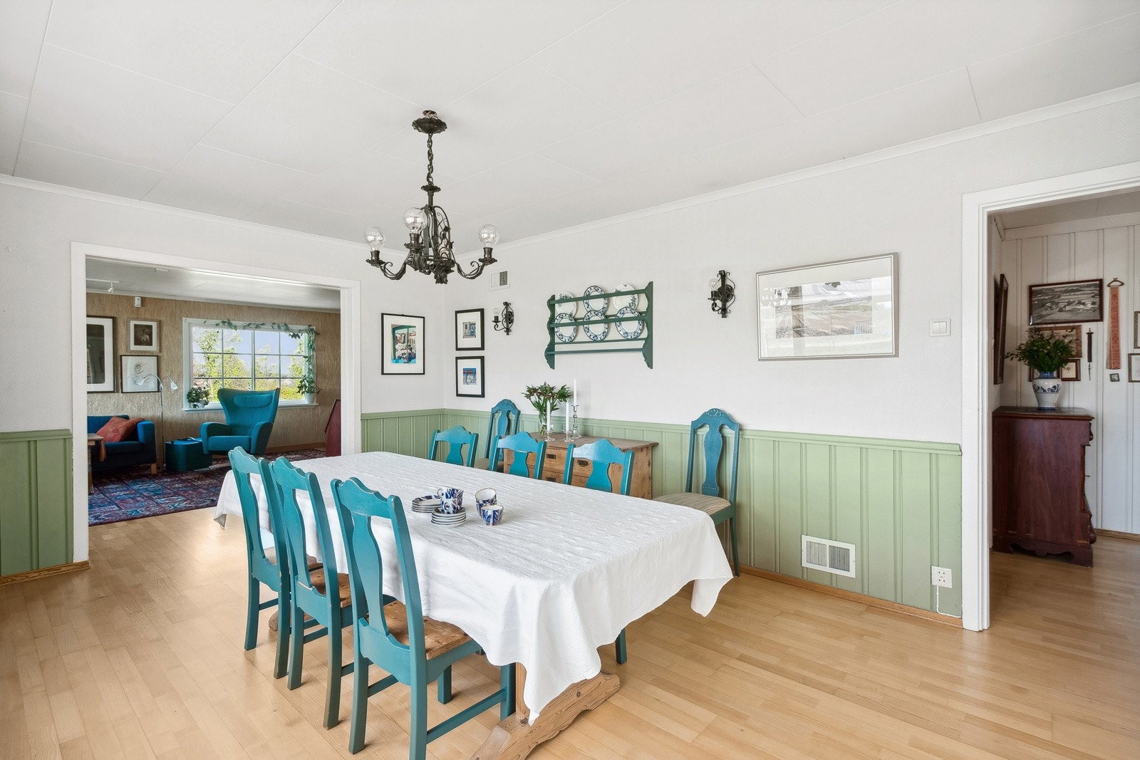 Her kan man ha gode samtaler over fine måltider. Galleribilde