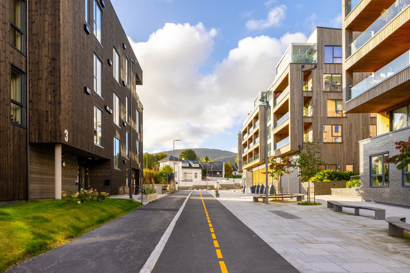 Området er pent opparbeidet med sykkelveier, slik at man enkelt kan sykle til flere fasiliteter. Galleribilde