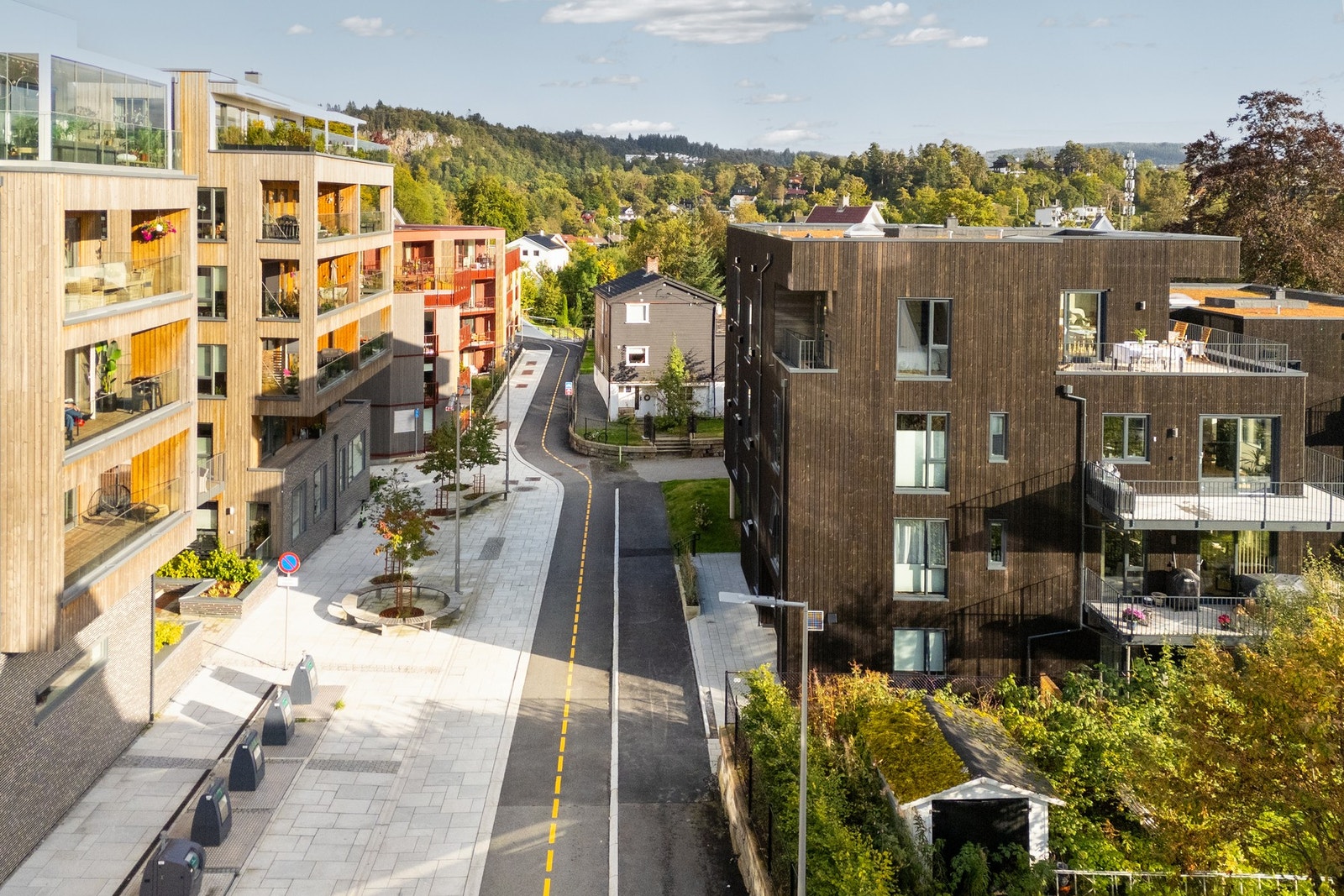 Leiligheten har en svært sentral beliggenhet på Paradis. Galleribilde