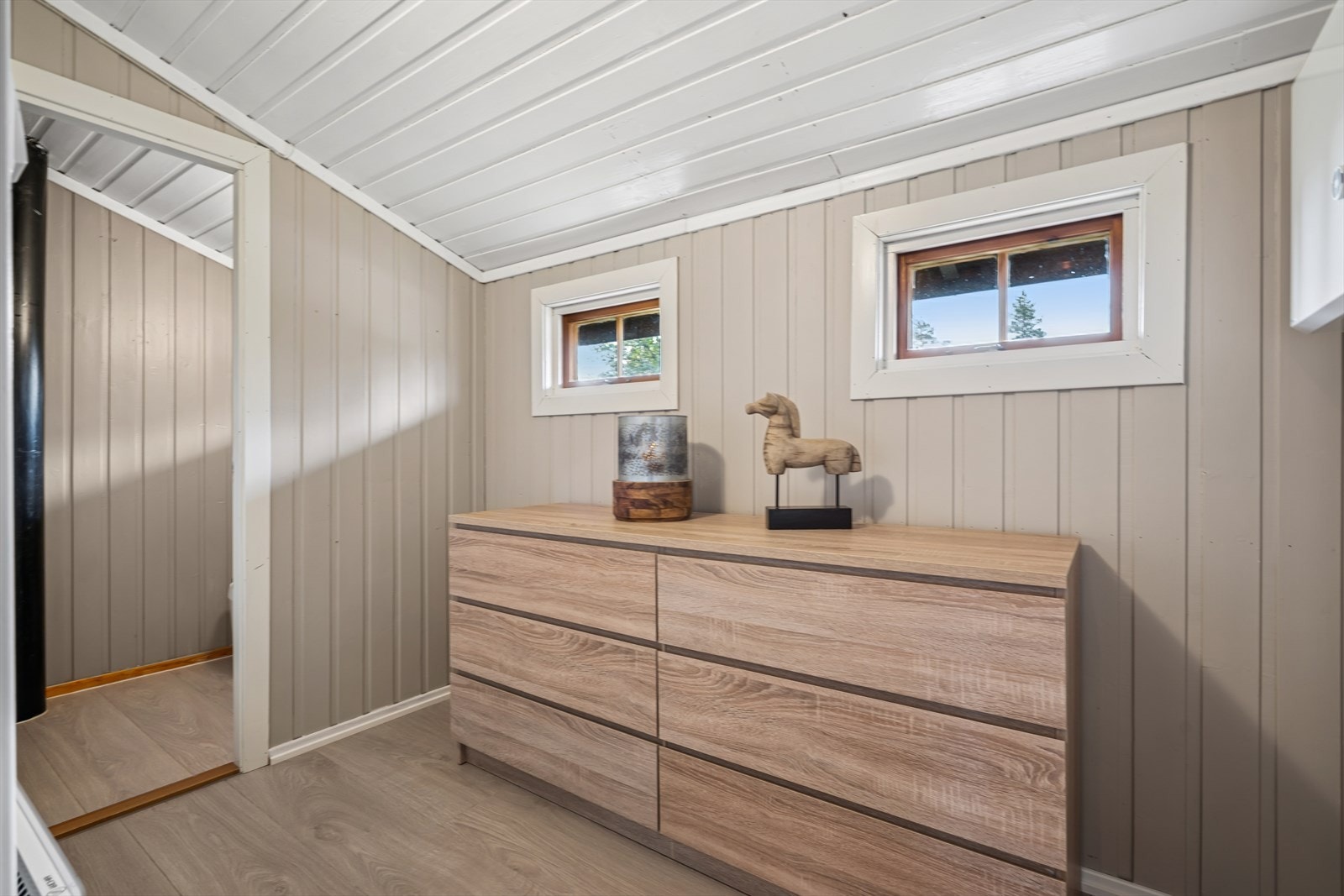 Gang med ekstra oppbevaring. Galleribilde