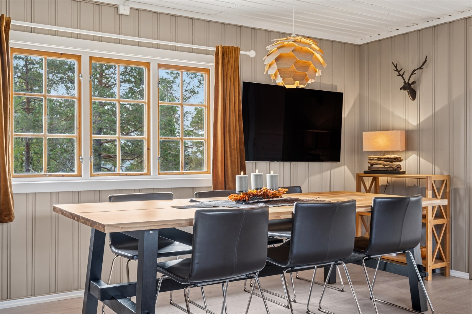 Her er det rom for hyggelige måltider og god samtaler. Galleribilde