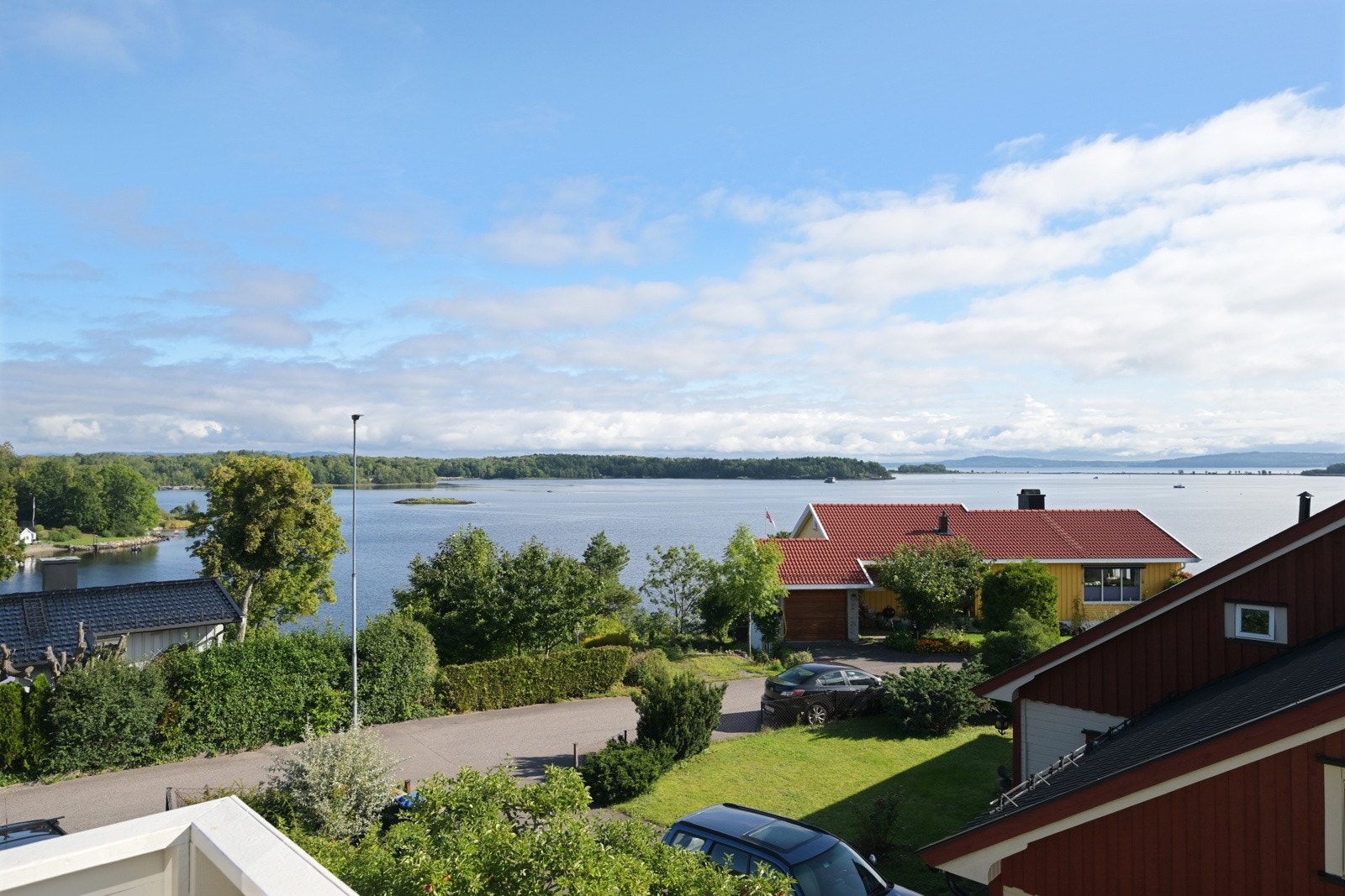 Her ser vi litt av den flotte utsikten fra takterrassen Galleribilde