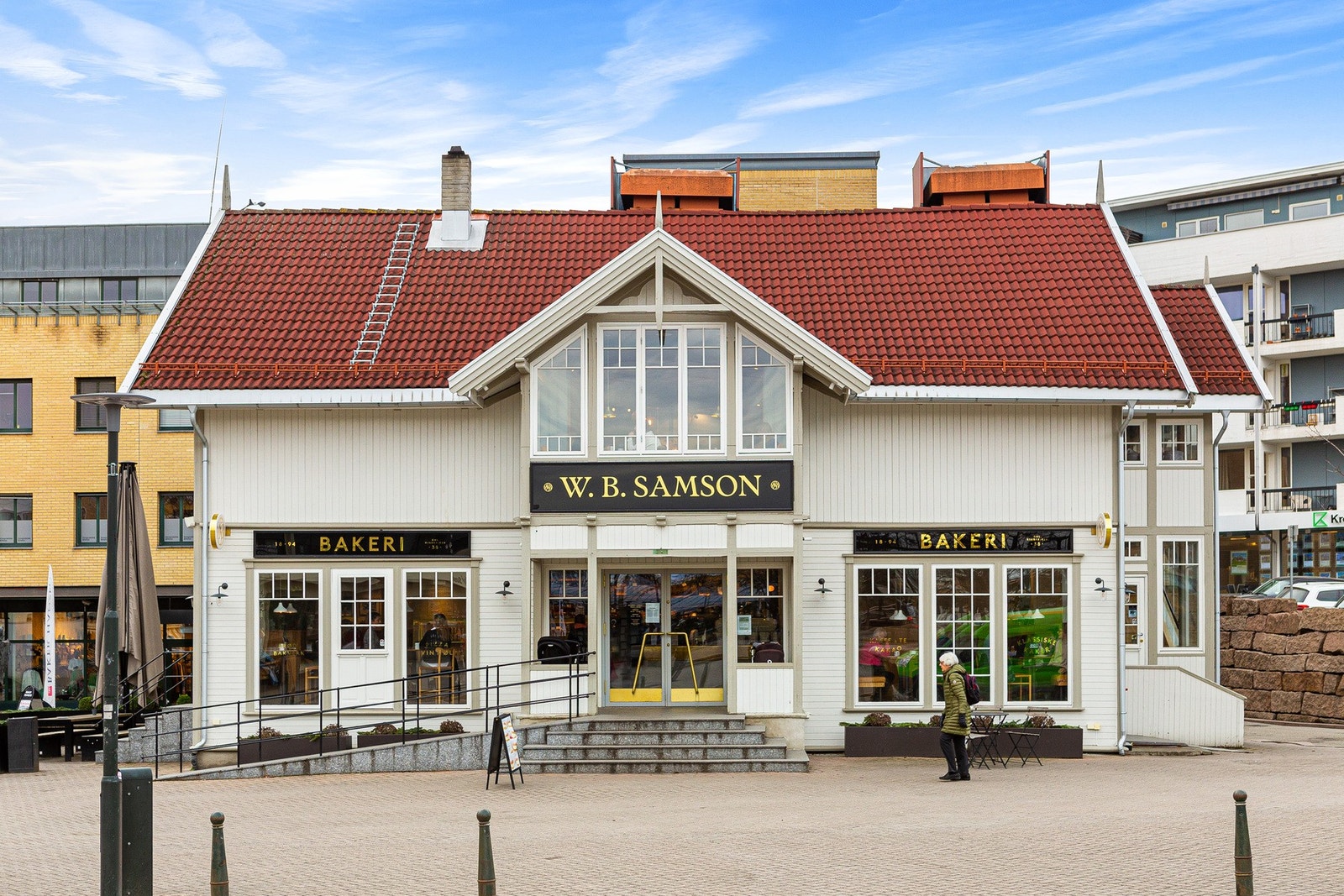 W.B. Samson på bekkestua - serverer steinovnsbakt pizza på kveldstid Galleribilde