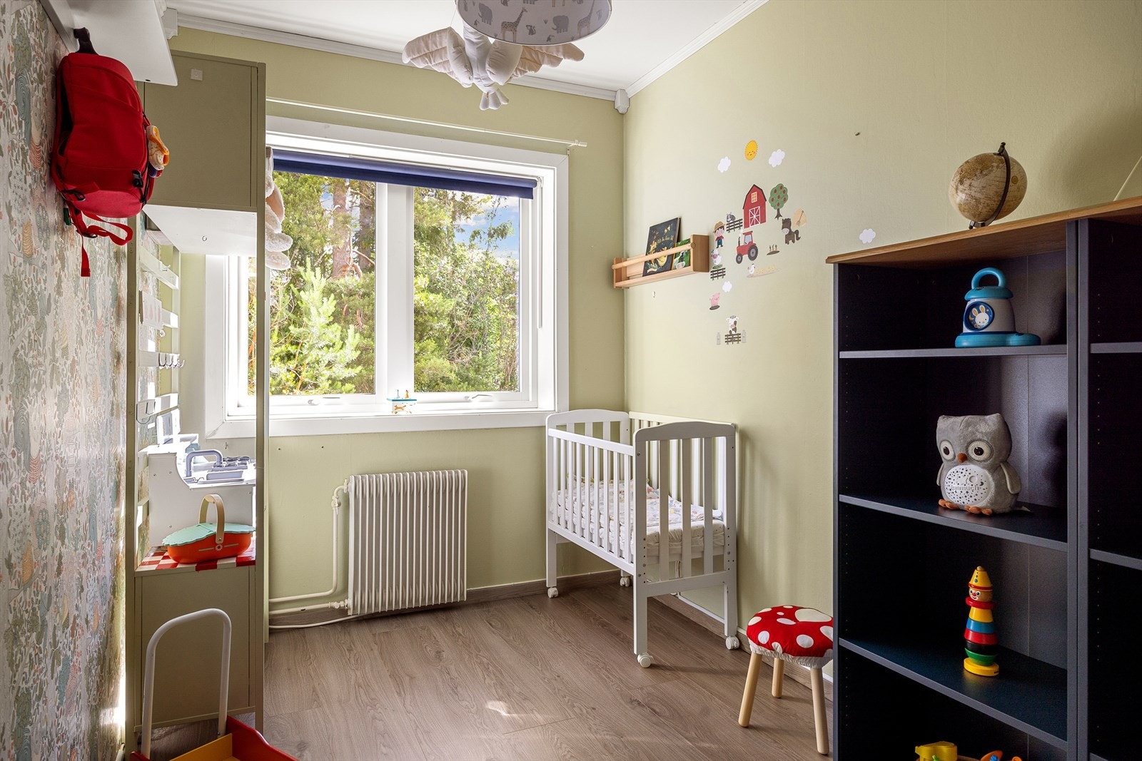 Soverom II er av god størrelse med flere møbleringsmuligheter. Galleribilde