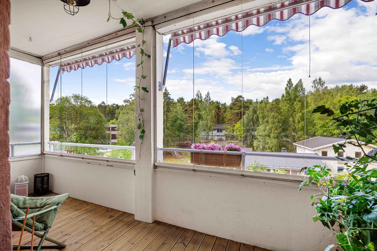 Her kan du invitere familie og venner til hyggelige grillmiddager eller bare for å nyte solen og utsikten! Galleribilde