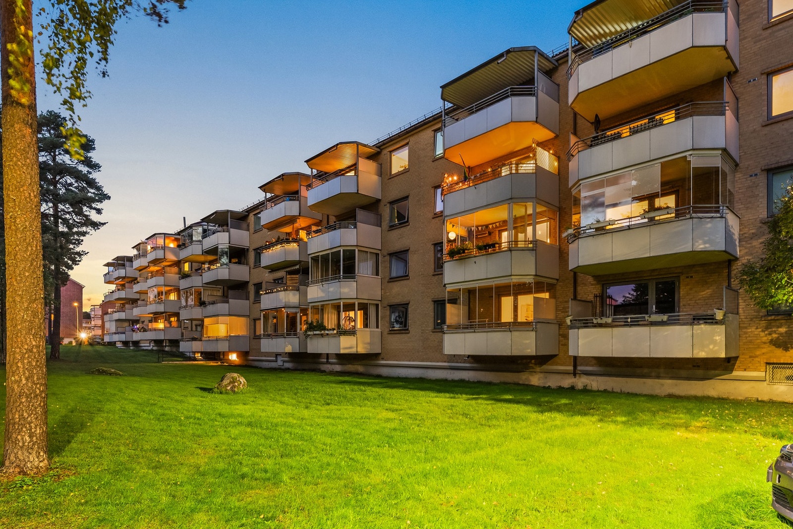 Boligen ligger fint plassert i fjerde etasje. Skøyenåsen borettslag er et populært og veldrevet borettslag. Galleribilde
