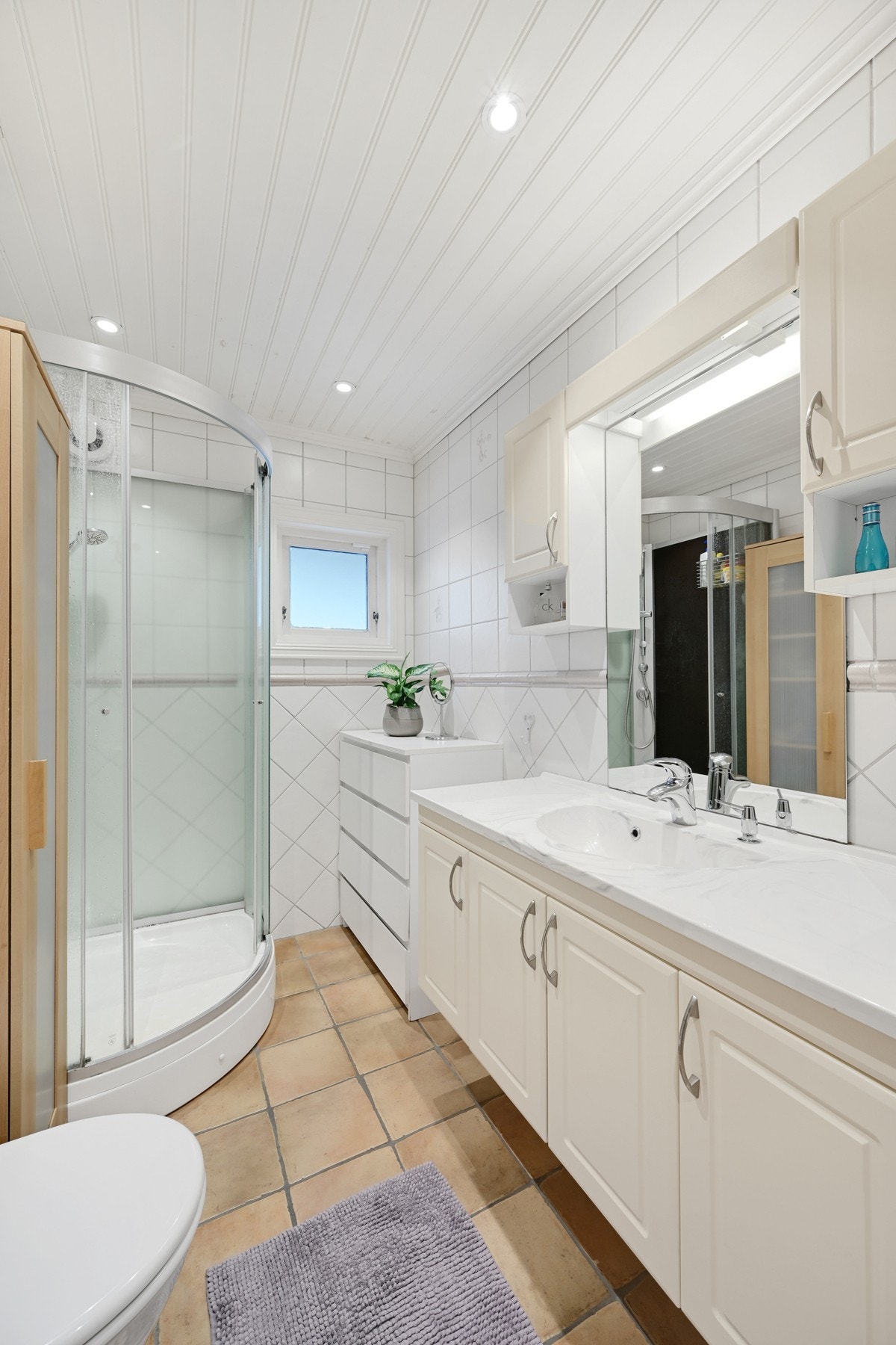 Pent flislagt bad fra 2001. Galleribilde