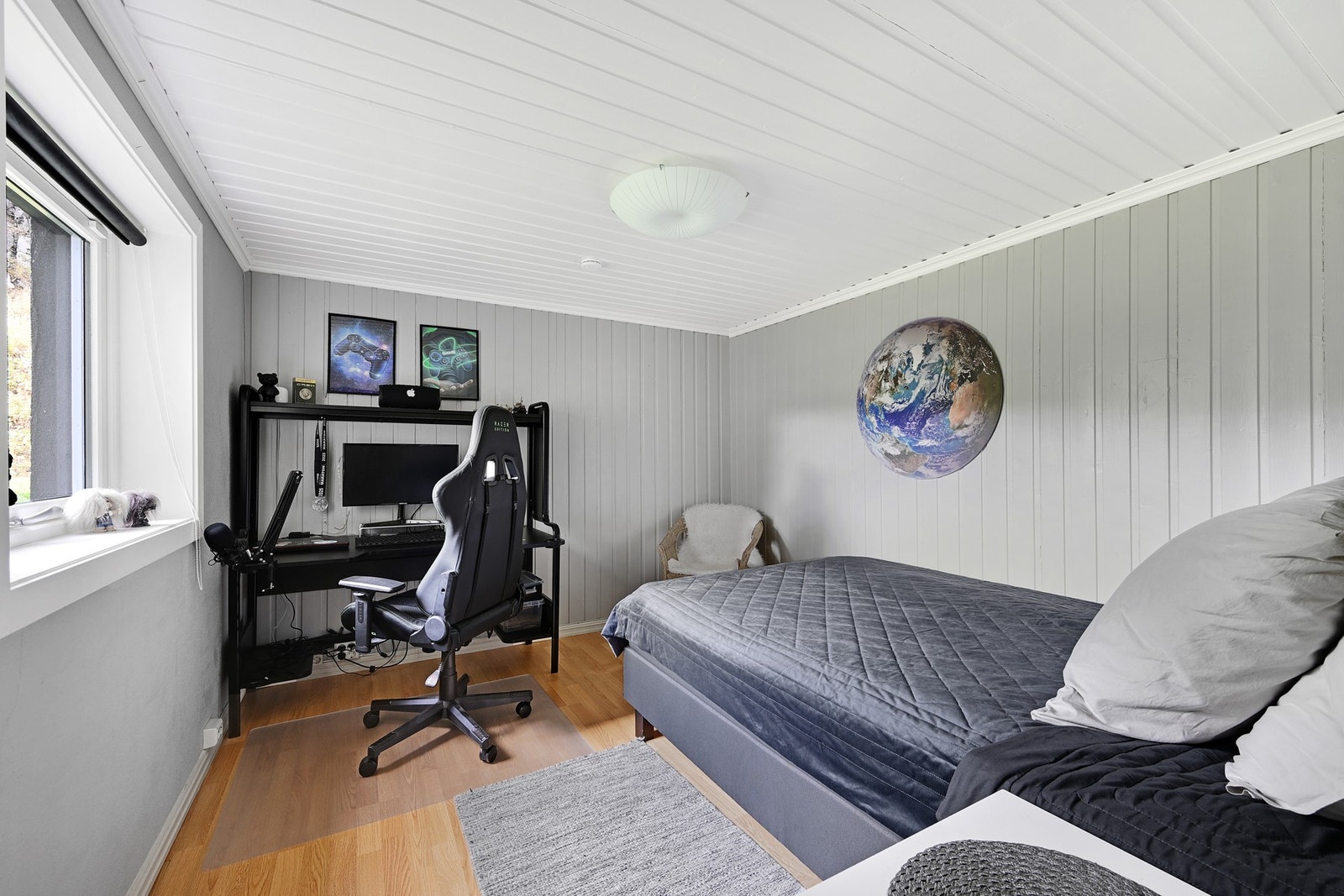 I kjelleren befinner dette lyse og flotte rommet seg som i dag benyttes som soverom (ikke bruksendret) Galleribilde