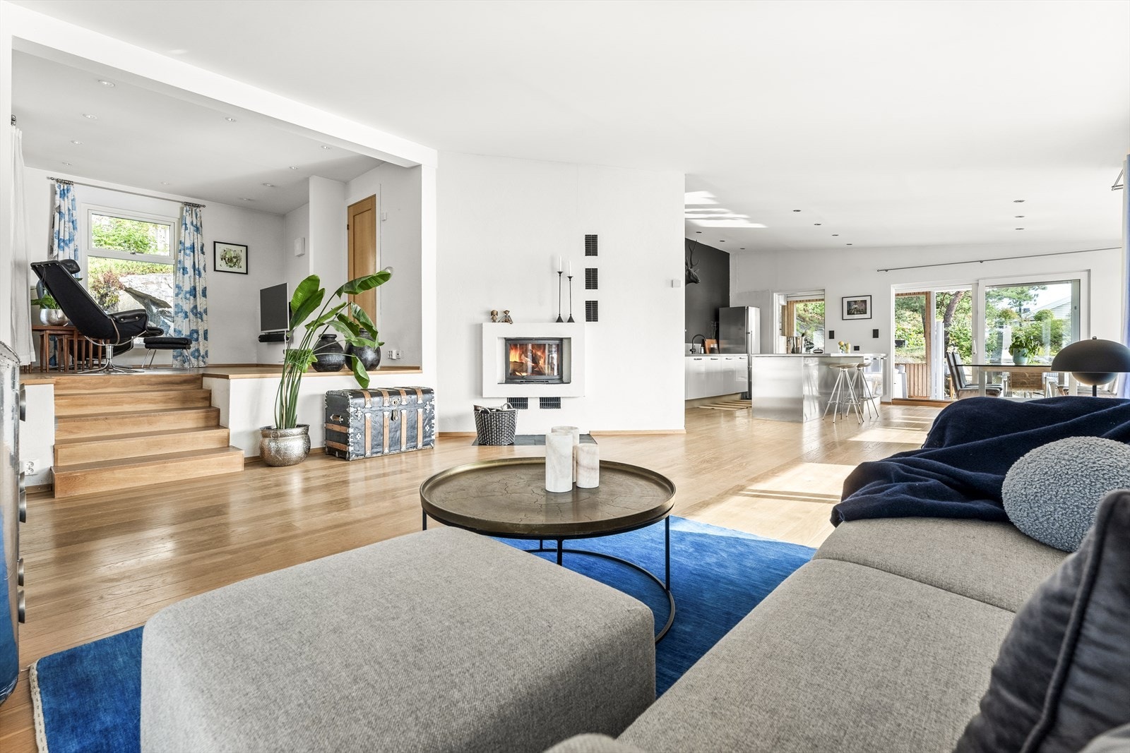 Lys og gjennomgående stue/kjøkken Galleribilde