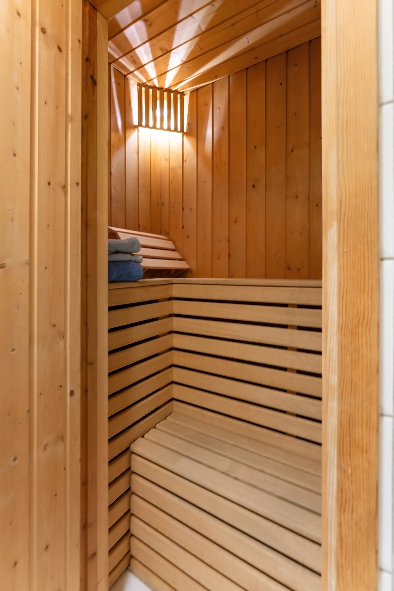Fra badet i underetasjen er det inngang til badstue. Galleribilde