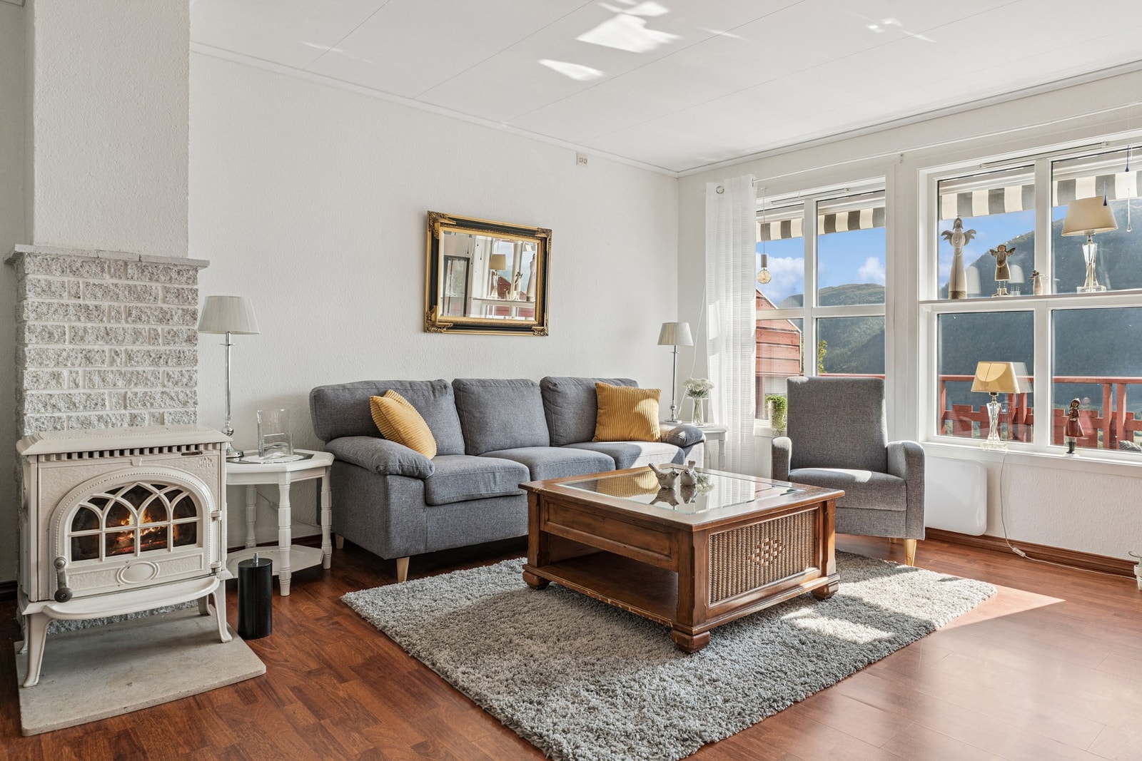 Vi tar turen rett opp i stuen. Galleribilde