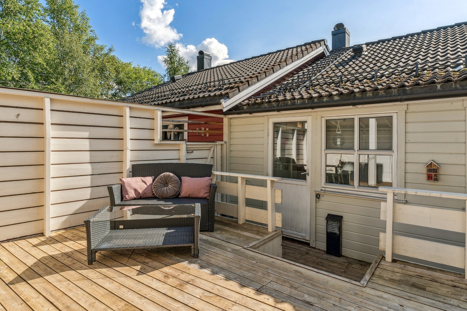 Terrasse på baksiden av boligen. Galleribilde