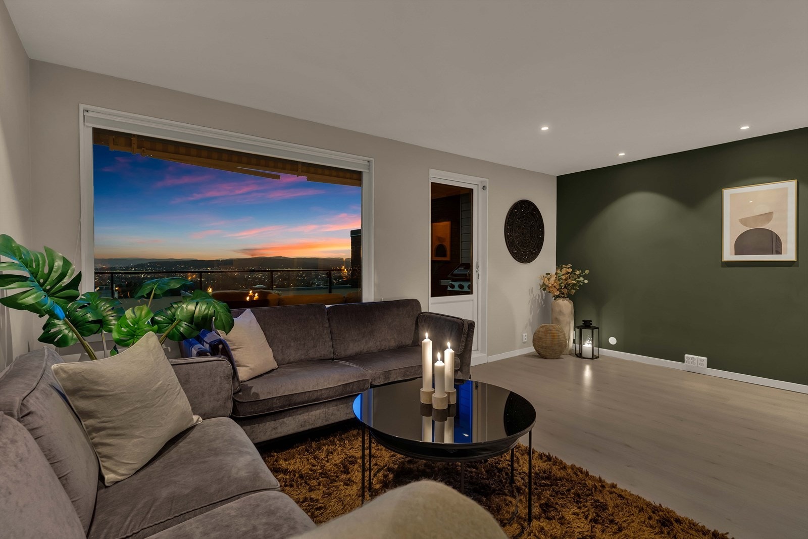 Rommet oppleves som luftig og moderne. Galleribilde