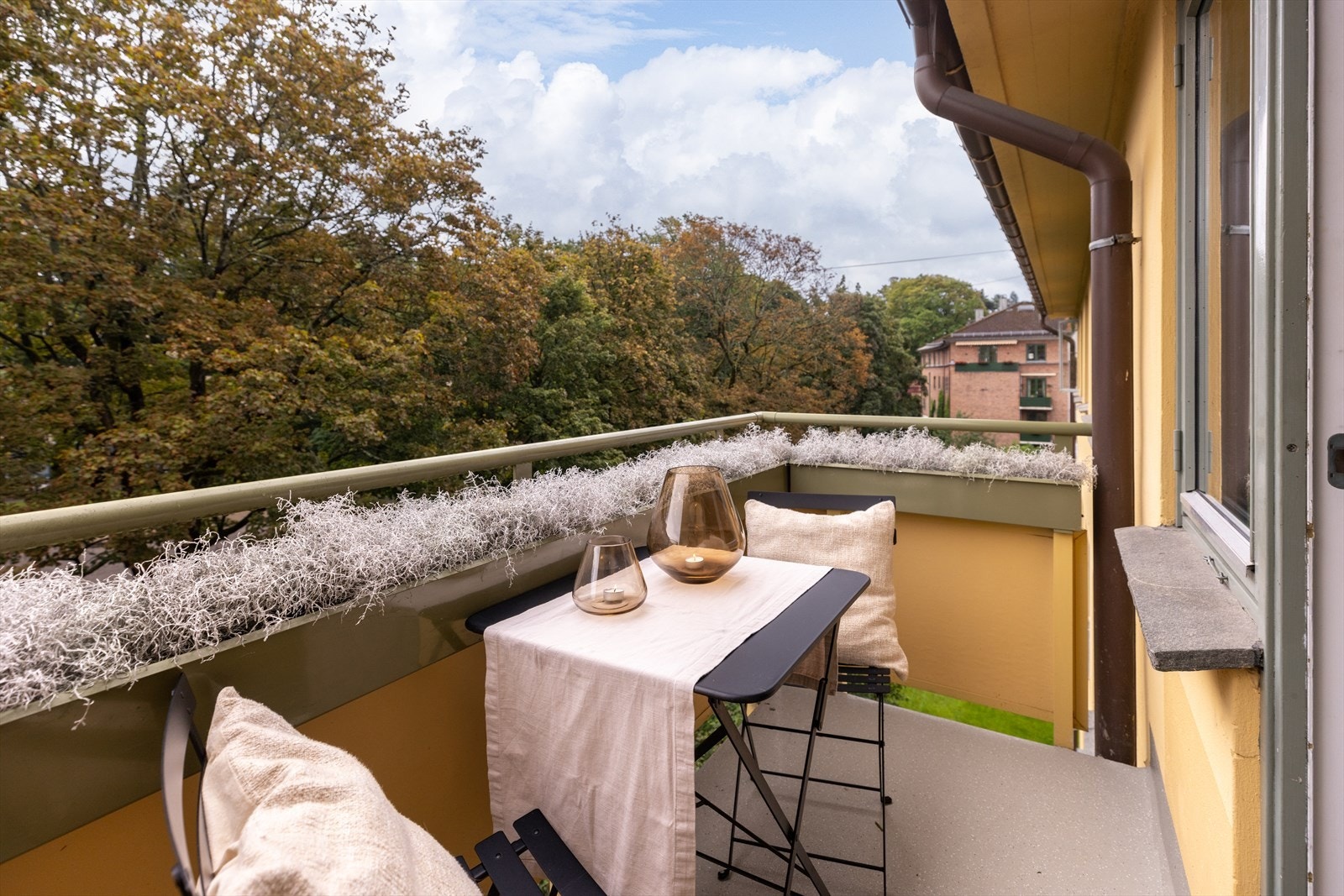 Flott balkong med utsyn mot Vestkanttorget. Galleribilde