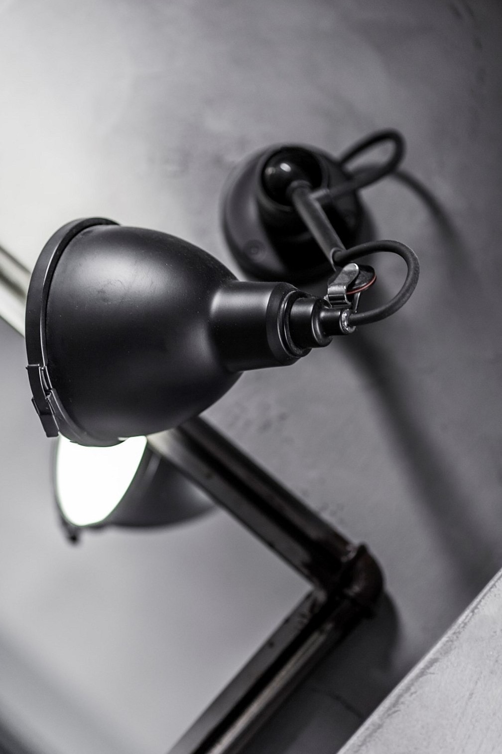 Baderomslampe fra franske Lampe Gras. Galleribilde