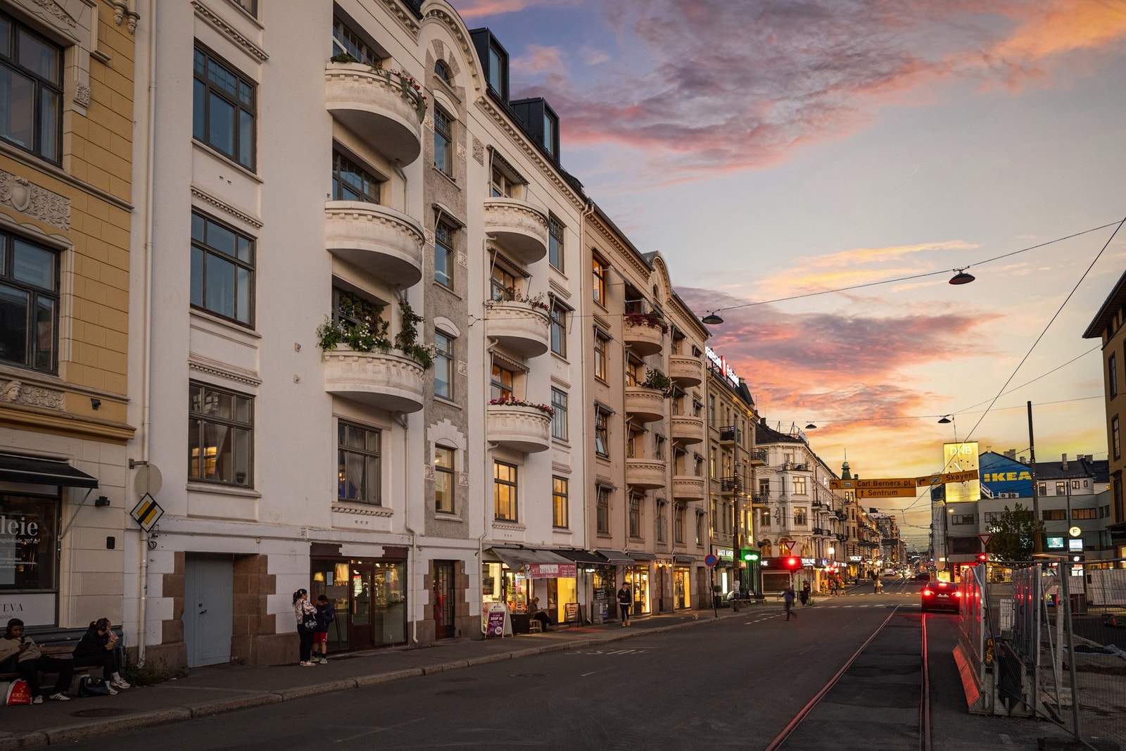 Meget sentral plassering like ved Majorstuenkrysset. Galleribilde