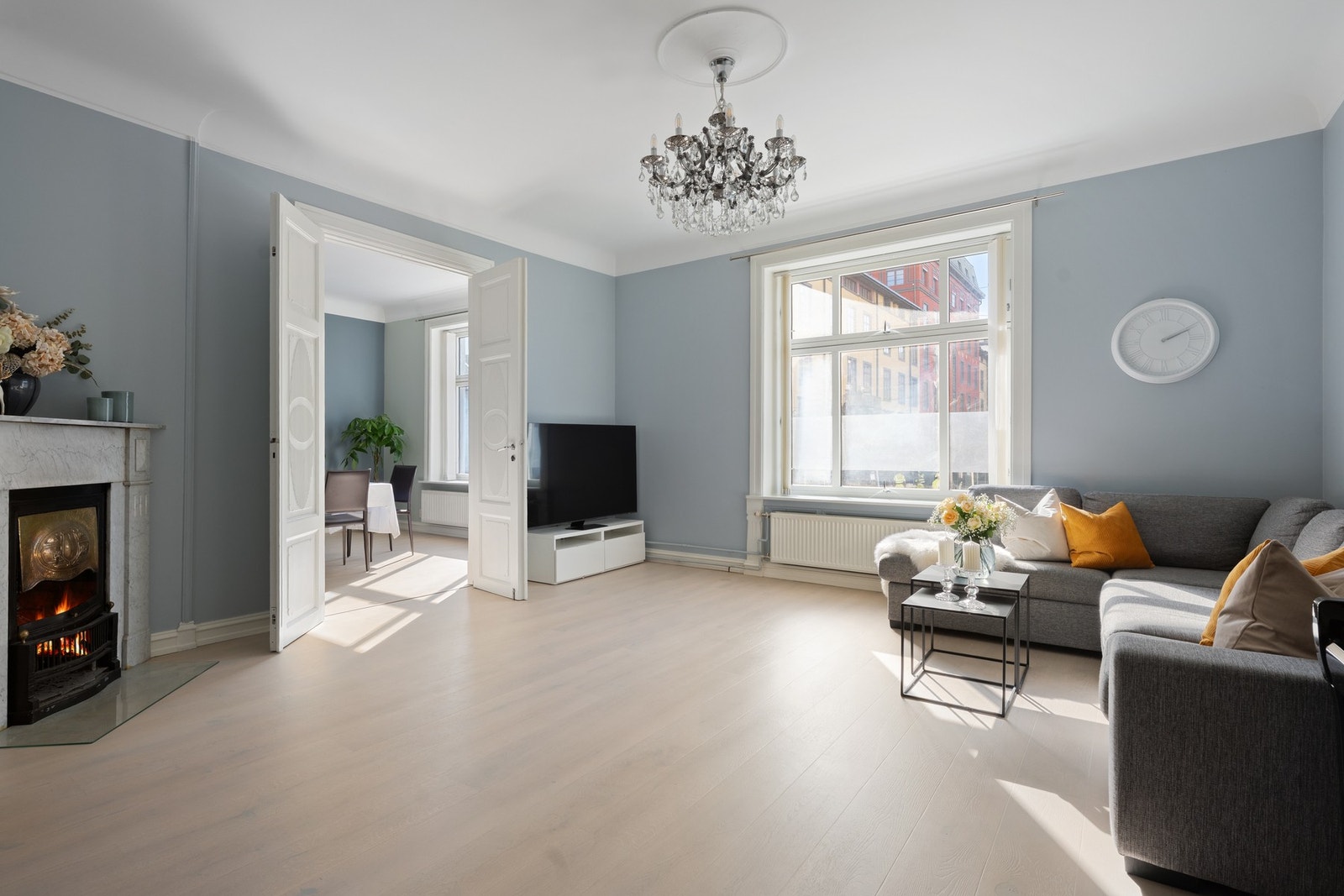 Det er også doble dører inn i spisestuen. Galleribilde