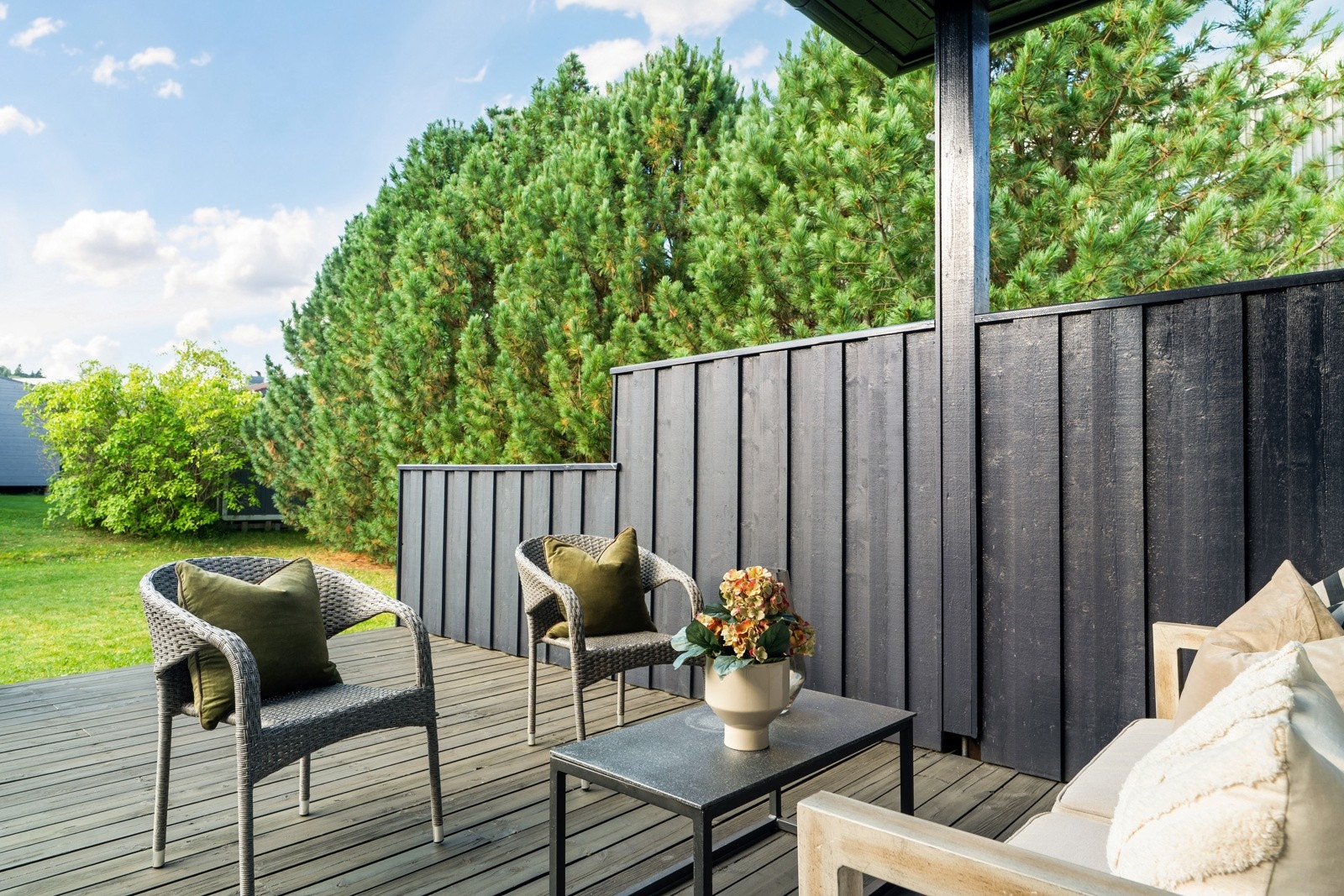 Med terrasse mot sør/vest kan du nyte de beste soltimene. Galleribilde