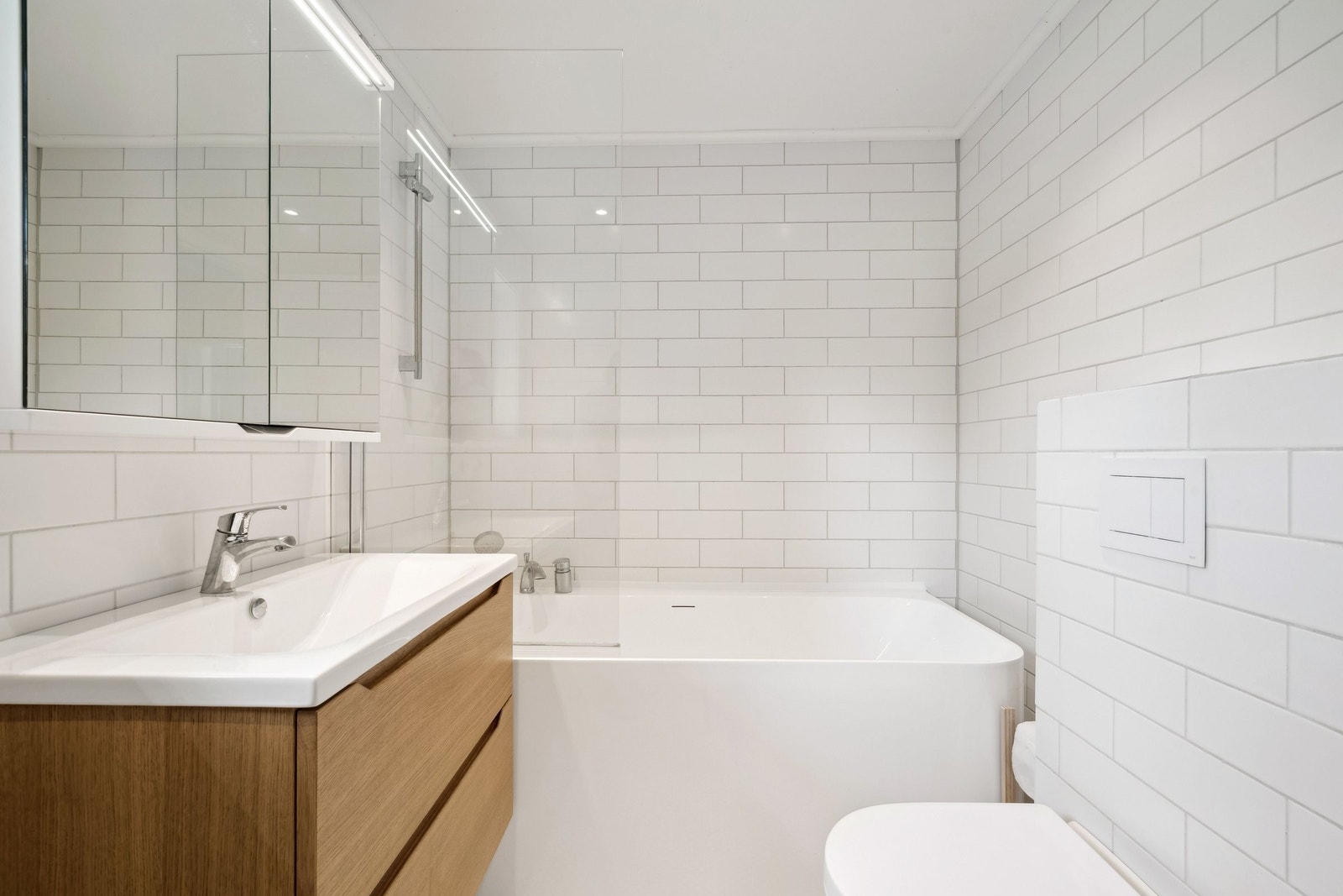 Badekaret er erstattet med et dusjhjørne. Nytt bilde kommer. Galleribilde