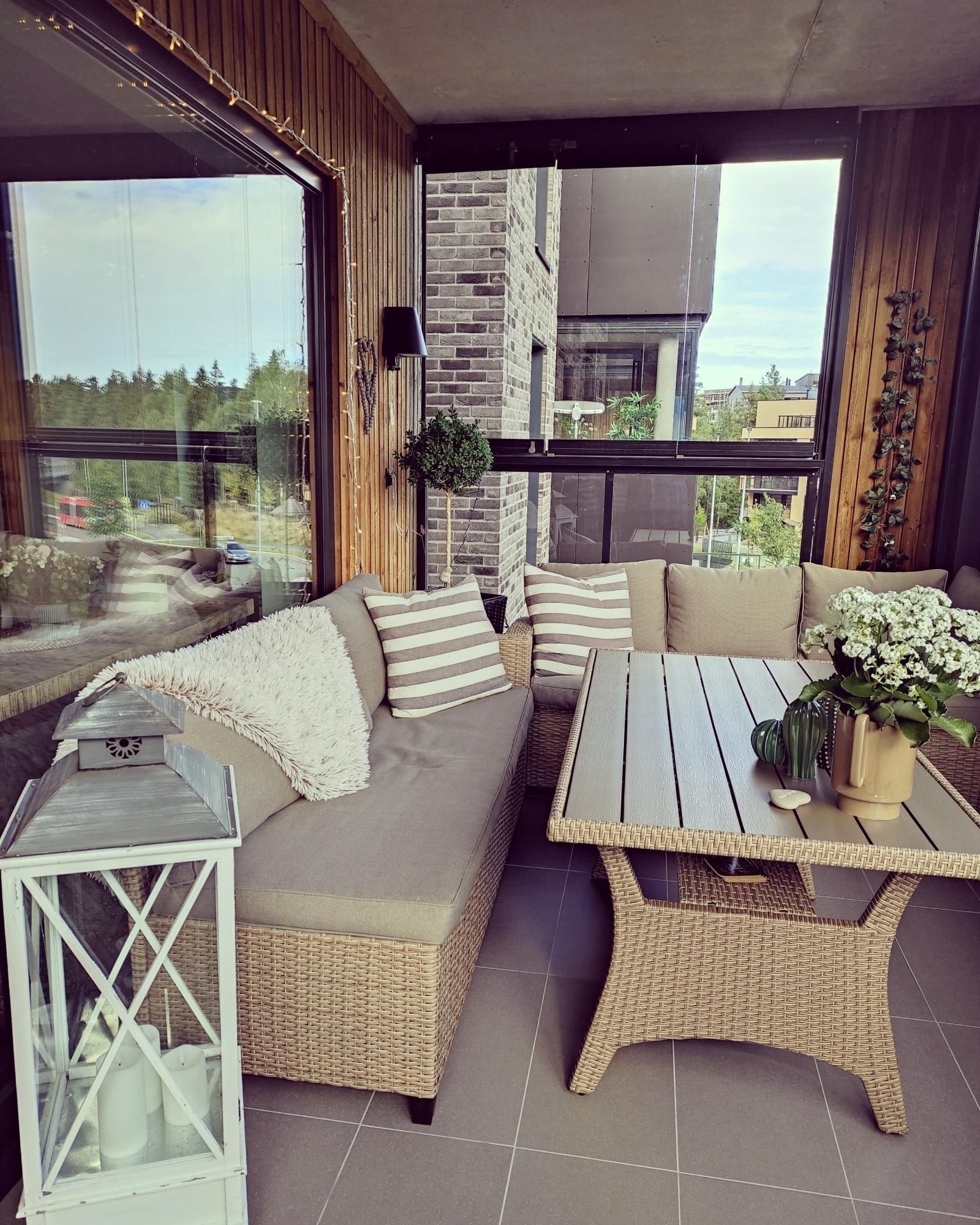 Stor sydvent balkong Galleribilde