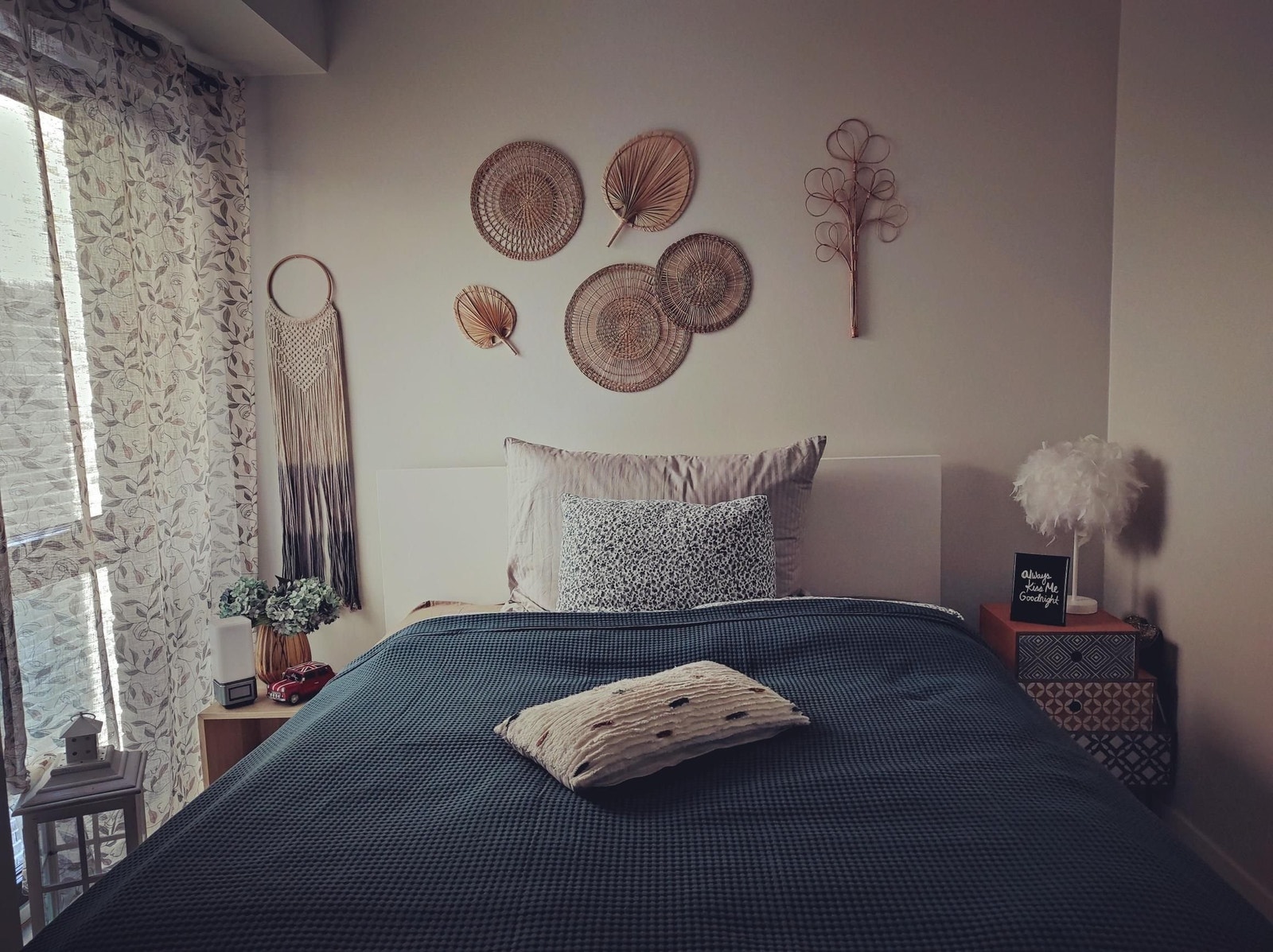 Soverom med inkludert skyvedørskap Galleribilde