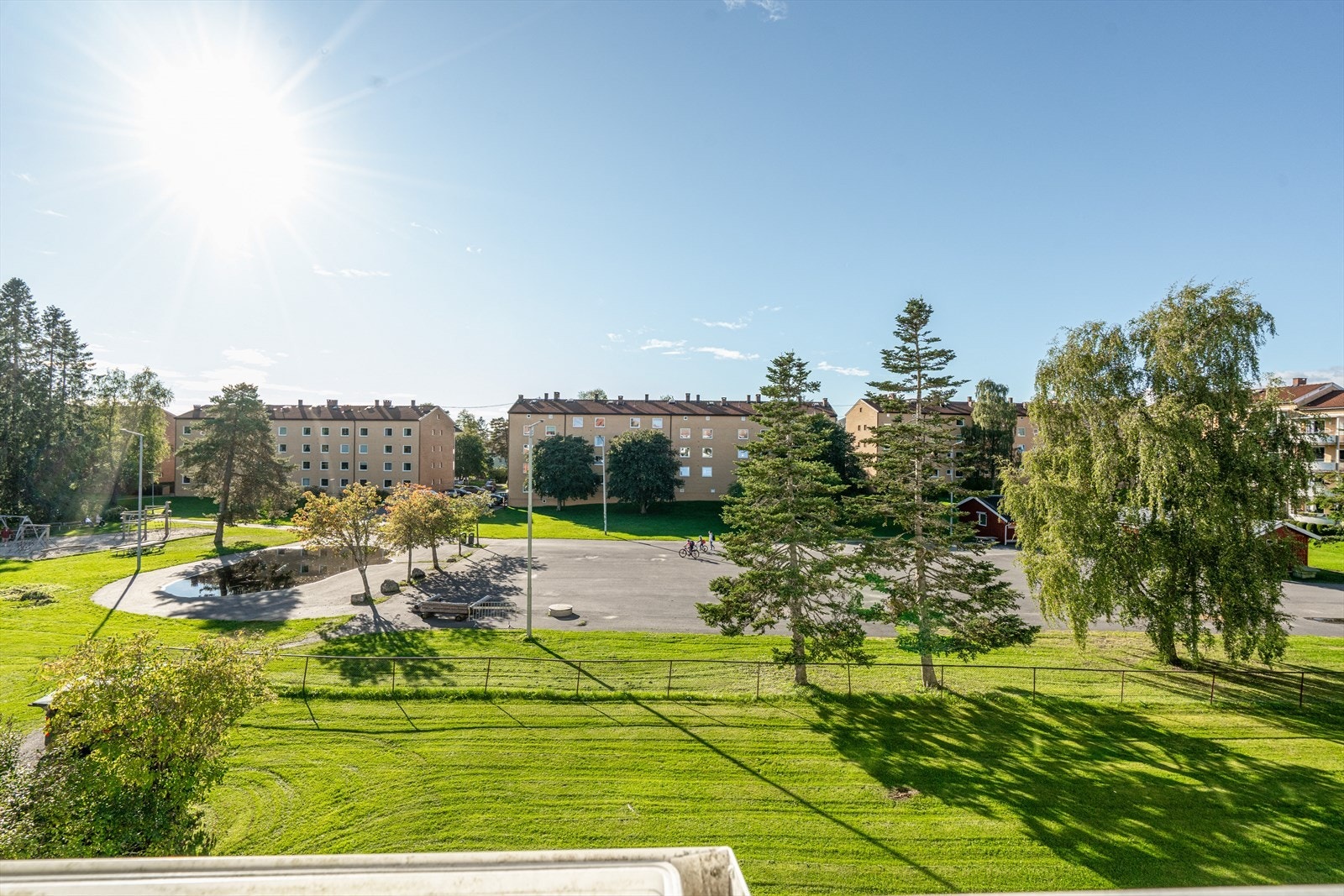 Grønt og åpent utsyn. Galleribilde