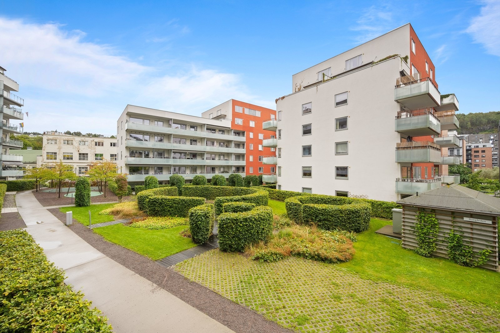 Balkongen vender mot rolig og skjermet område. Galleribilde