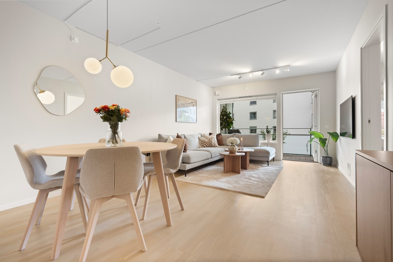 Kasper Hillås har gleden av å presentere Turbinveien 12! Galleribilde