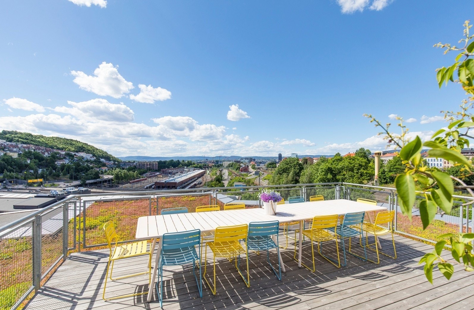 Felles takterrasse med fantastisk utsikt. Galleribilde
