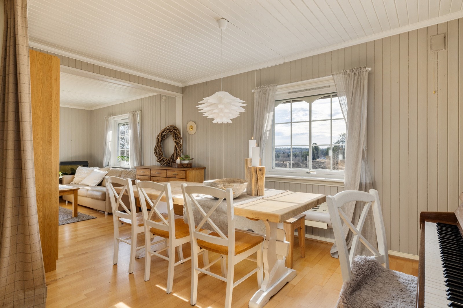 Rommene gir en lys og luftig romfølelse. Galleribilde