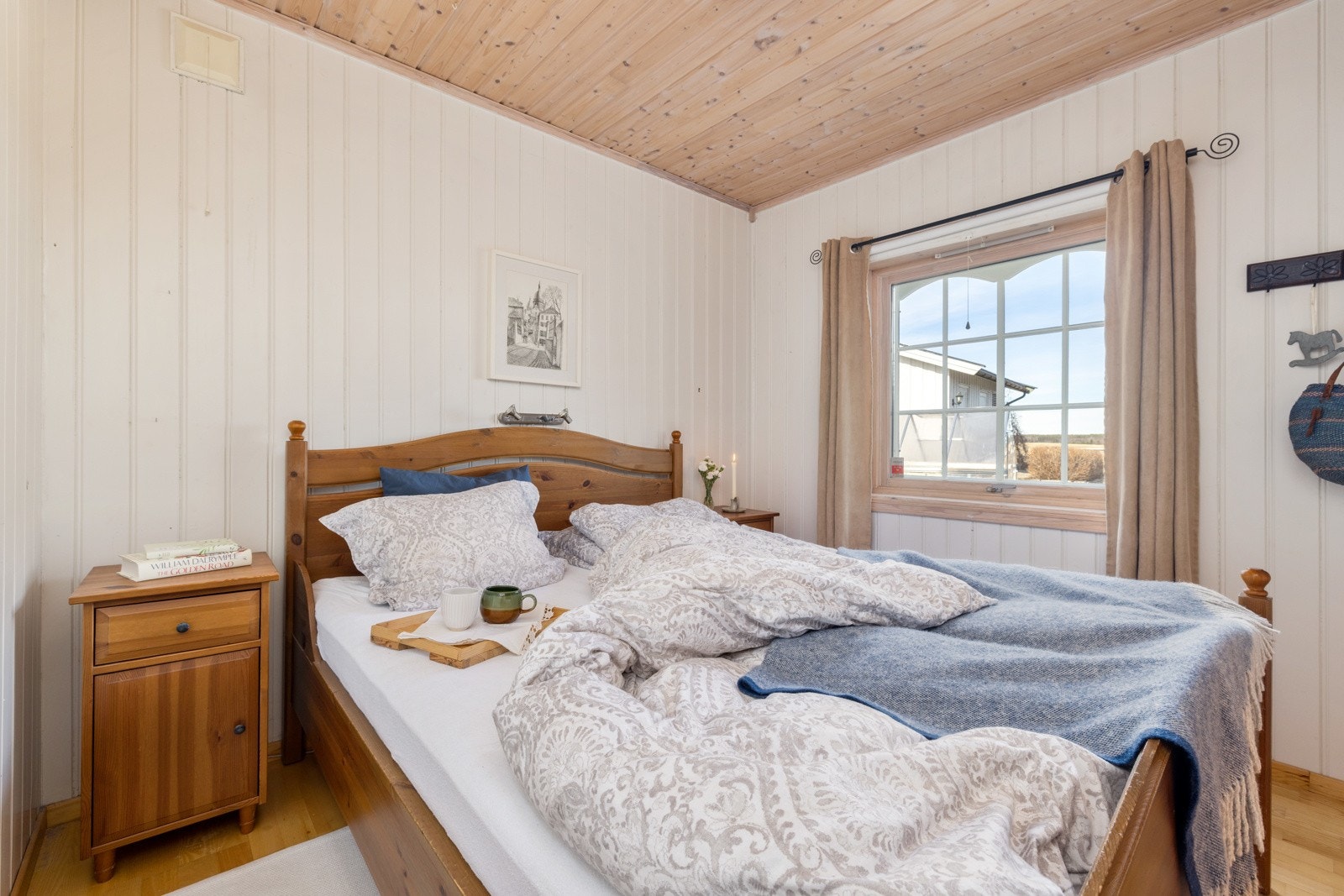 Det er ett soverom på hovedplanet. Galleribilde